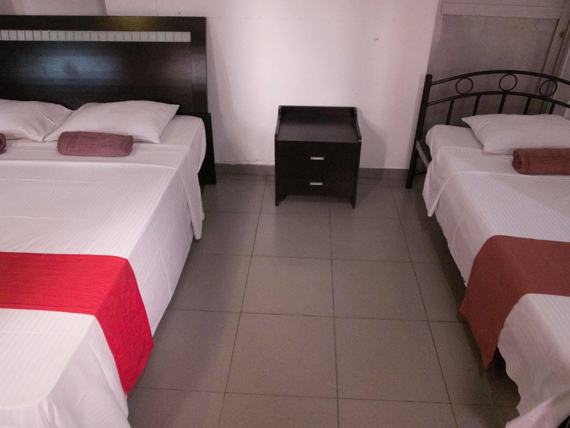 Backpack Lanka Hostel Коломбо Екстериор снимка