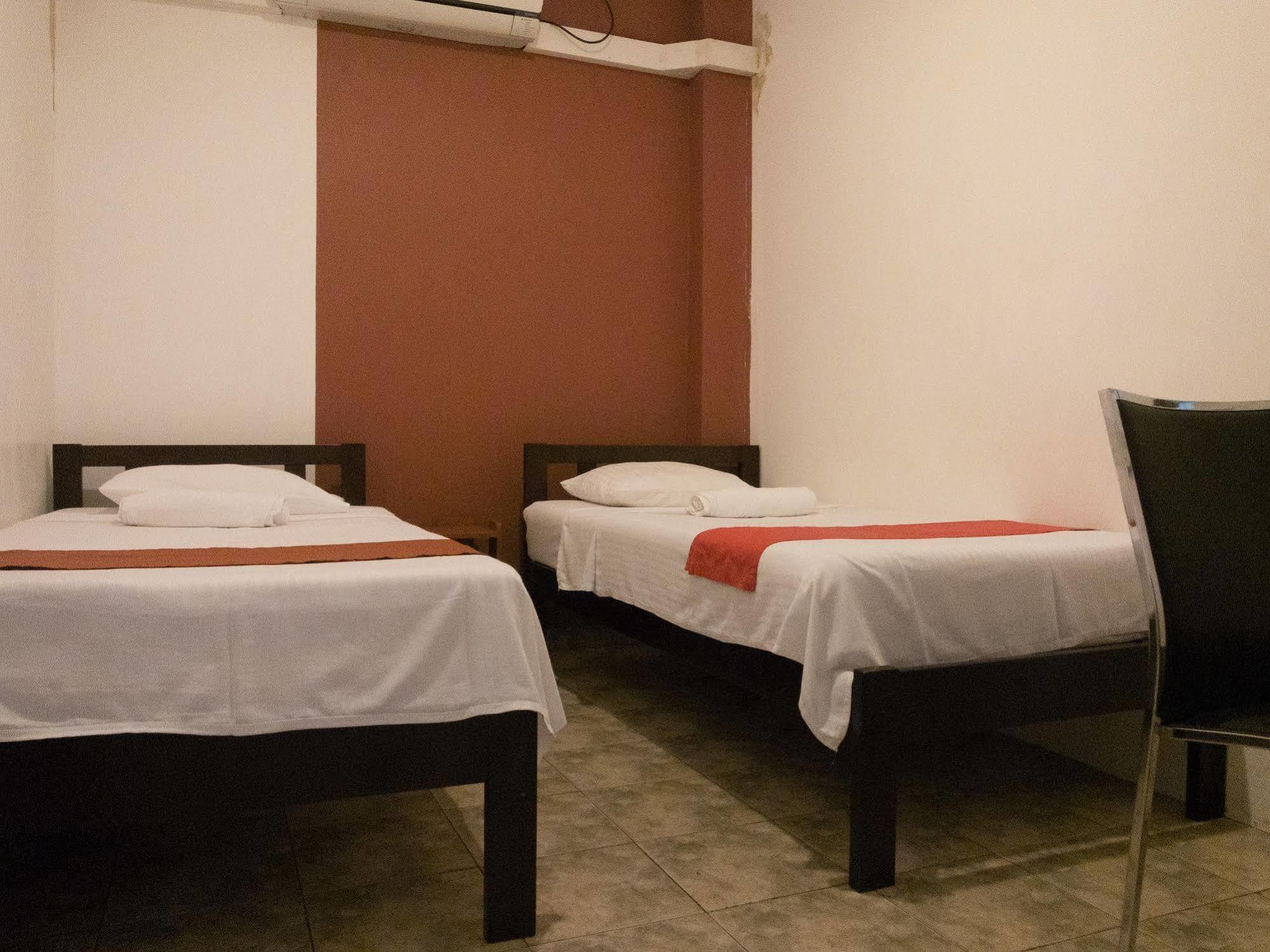 Backpack Lanka Hostel Коломбо Екстериор снимка
