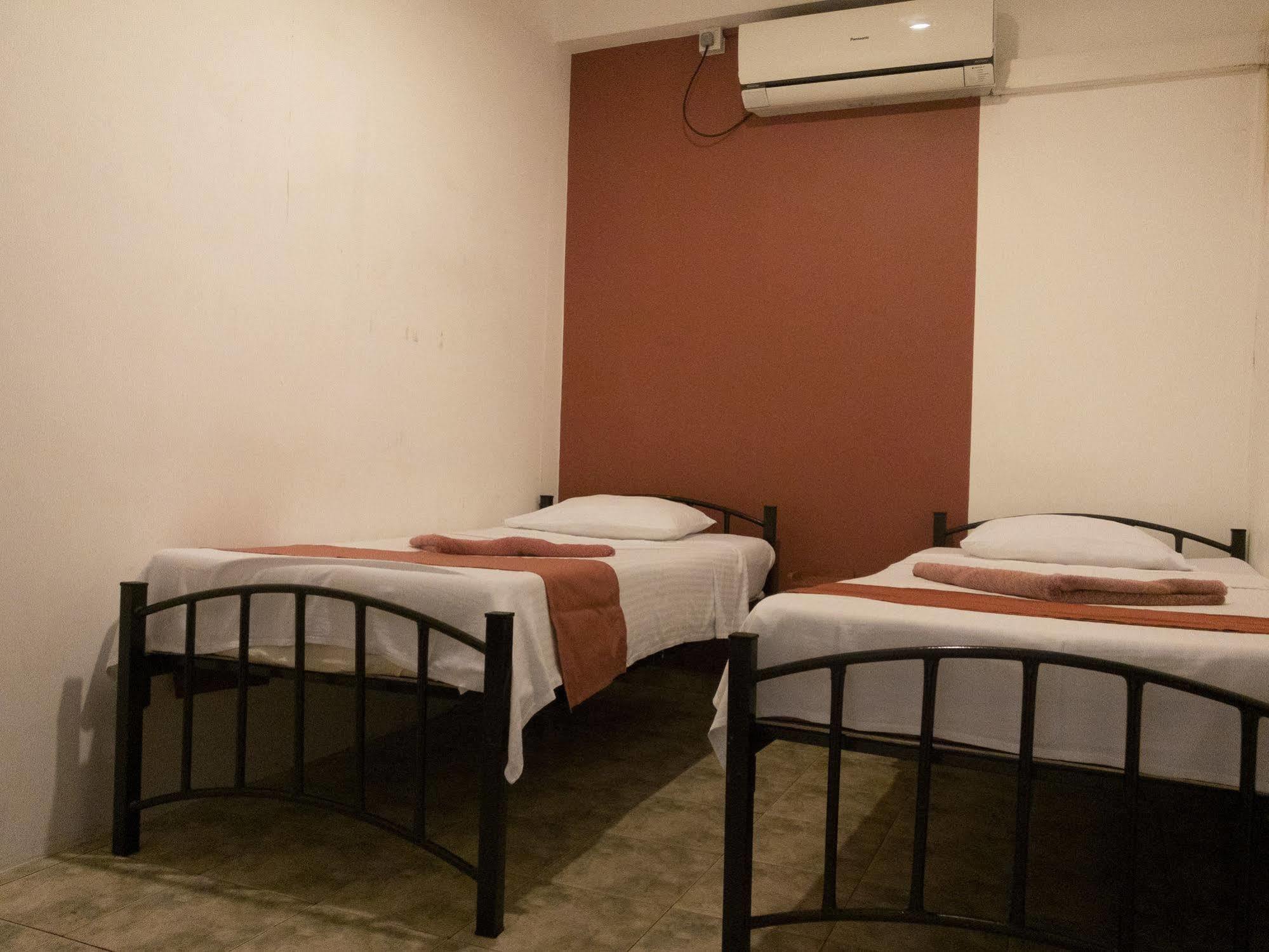 Backpack Lanka Hostel Коломбо Екстериор снимка